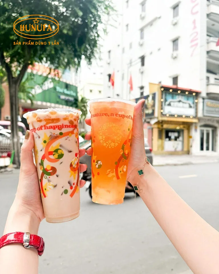 Thiết kế ly nhựa TocoToco đẹp mắt sáng tạo thu hút khách hàng