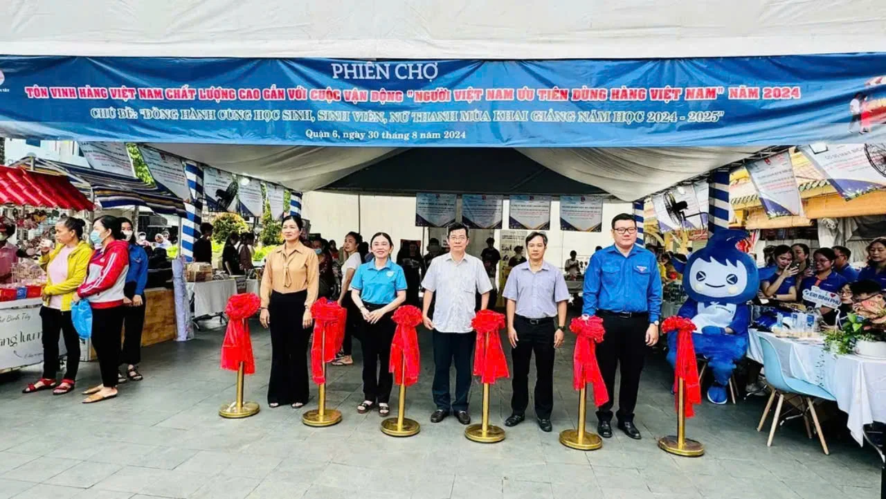 Hunufa tự hào đồng hành cùng phiên chợ Bình Tây với các “Sản phẩm dùng một lần”