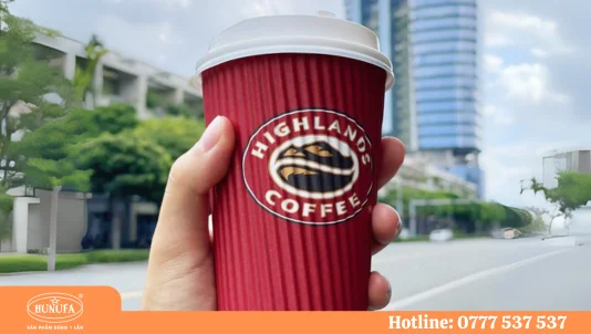 thiết kế độc đáo của ly giấy Highlands