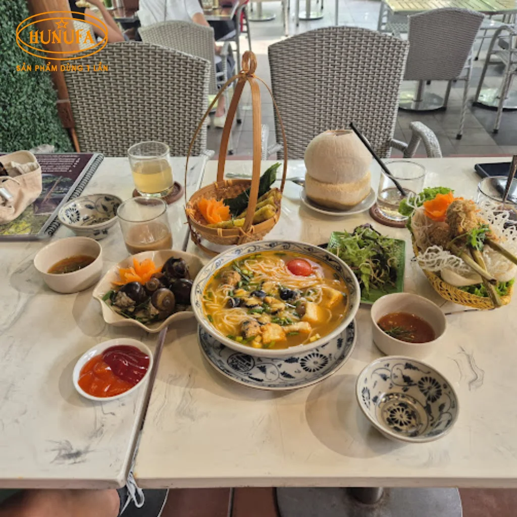 Menu Café 30/4 Dinh Độc Lập có  gì? Mức giá ra sao?