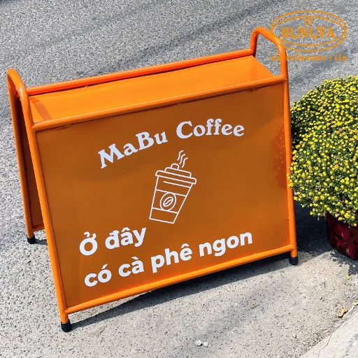 bảng hiệu hình ly cafe