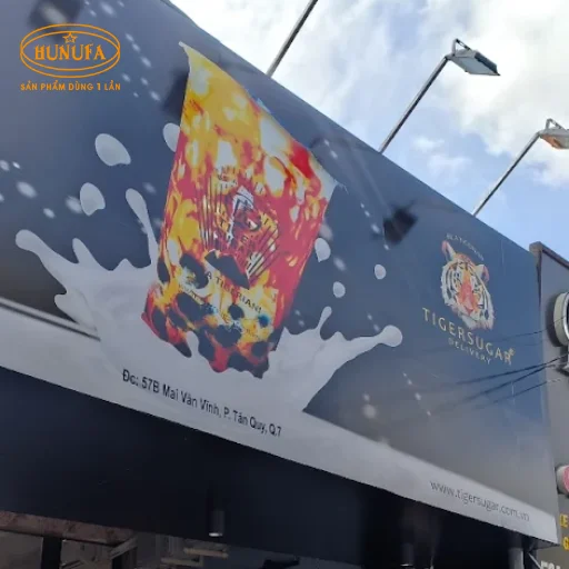 bảng hiệu hình ly trà sữa