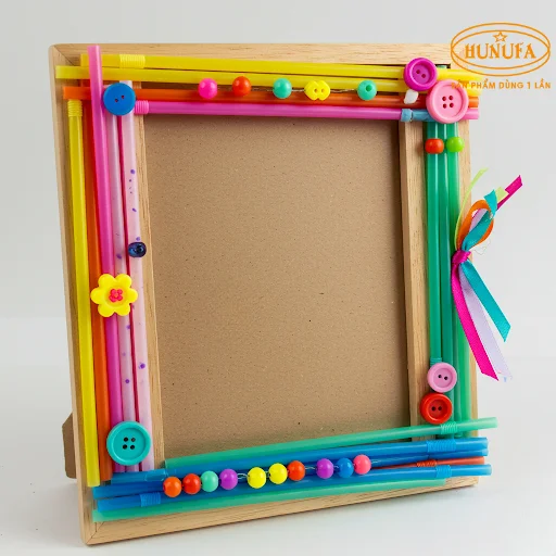 Cách làm khung ảnh bằng ống hút dùng trang trí cực đơn giản