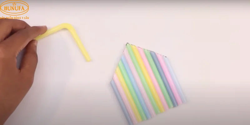 Cách làm nhà bằng ống hút nhựa đơn giản, dễ làm tại nhà