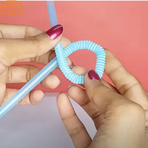 Tạo hình ống hút nghệ thuật thành chữ cái