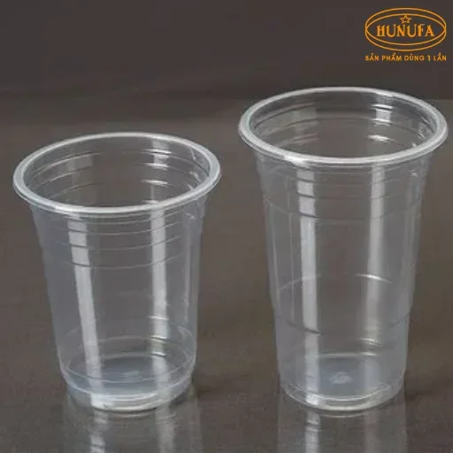 Ly nhựa chịu nhiệt PET hay PP tốt hơn? Công ty bán ly nhựa giá tốt