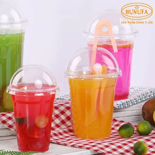 Ly nhựa chịu nhiệt PET hay PP tốt hơn? Công ty bán ly nhựa giá tốt