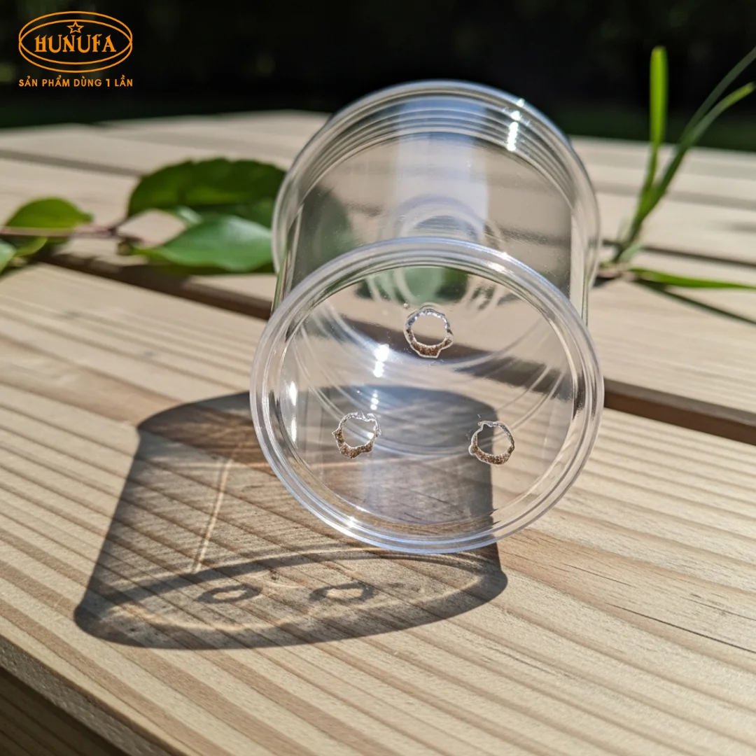 Cách làm chậu hoa bằng ly nhựa đơn giản tại nhà, từ khâu chuẩn bị nguyên liệu, trang trí đến trồng cây, tạo nên những chậu hoa nhỏ xinh, tiết kiệm và sáng tạo.