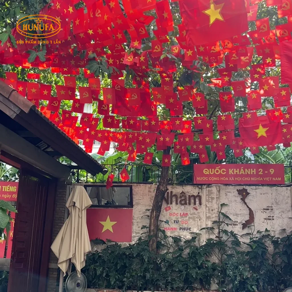 Quán cafe check-in trang trí đẹp dịp lễ Quốc Khánh 2/9