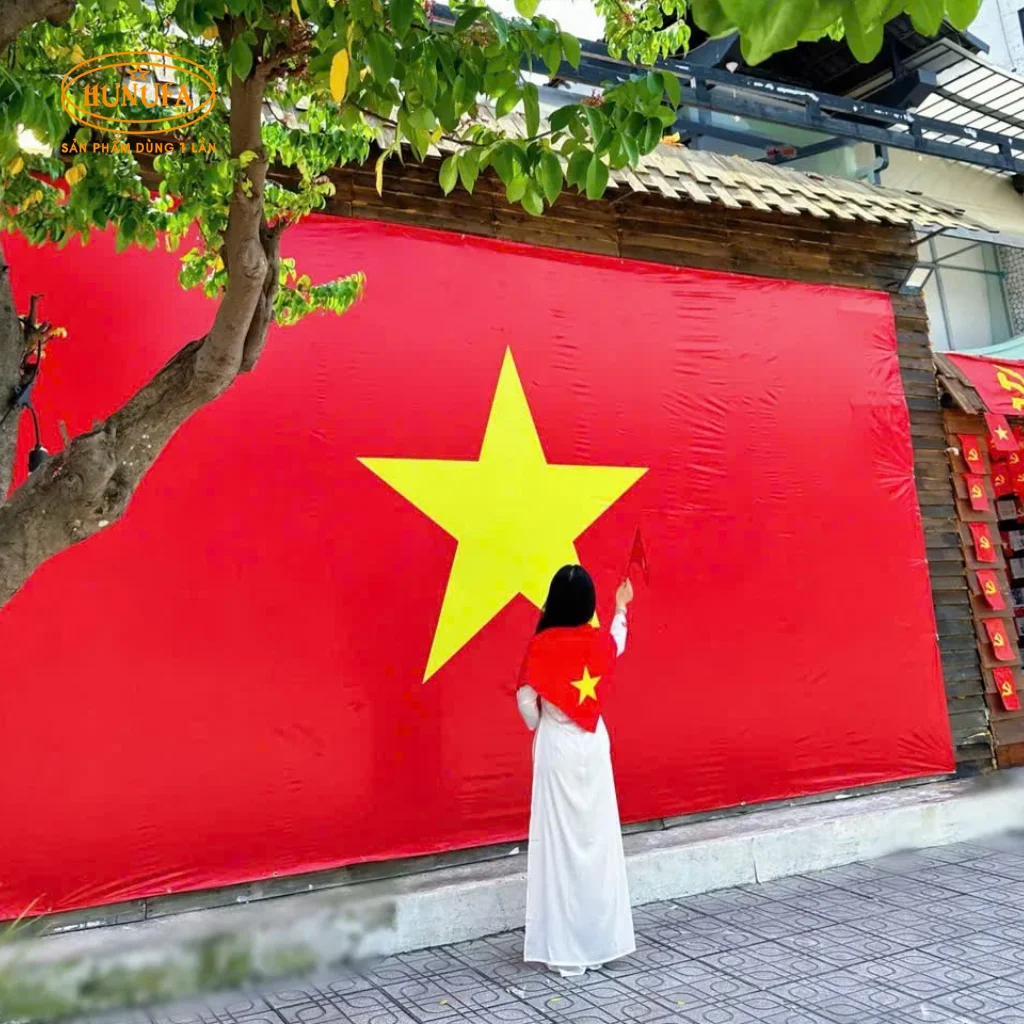Trang trí quán trà sữa, cà phê dịp lễ Quốc khánh 2/9