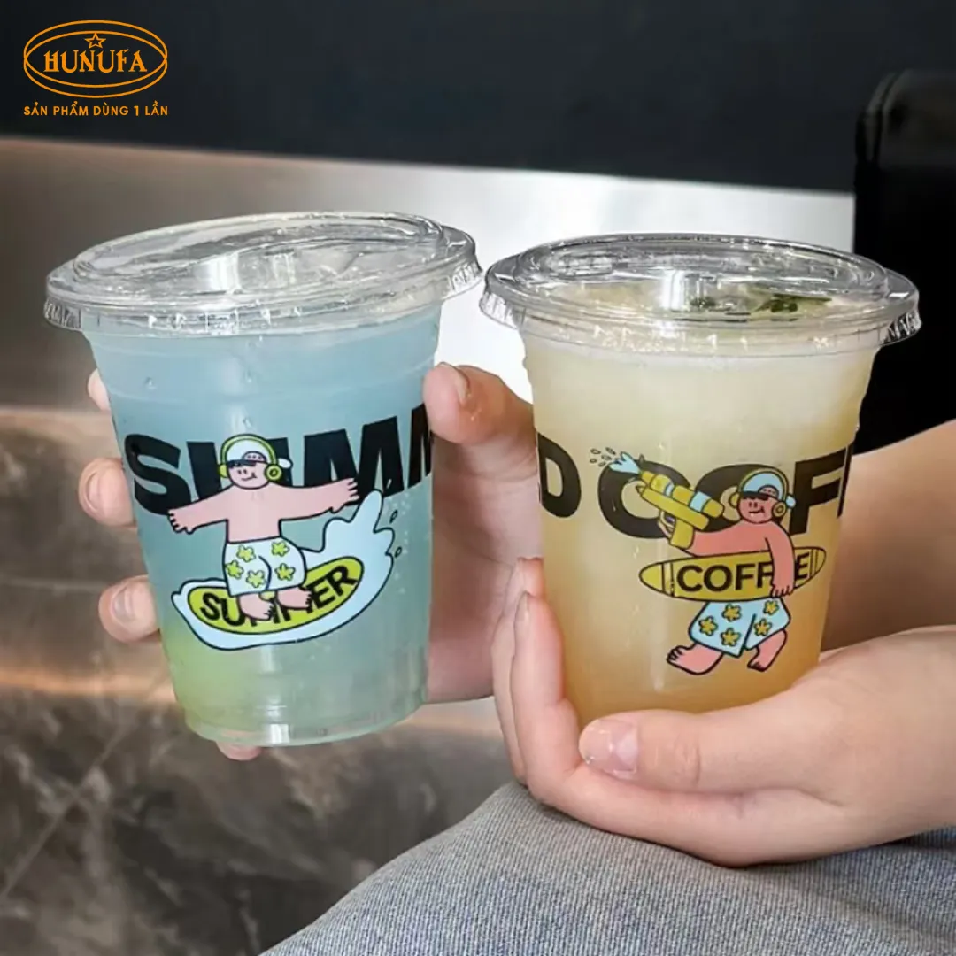 In logo ly nhựa BMT sắc nét, giúp quán cà phê và trà sữa quảng bá thương hiệu hiệu quả