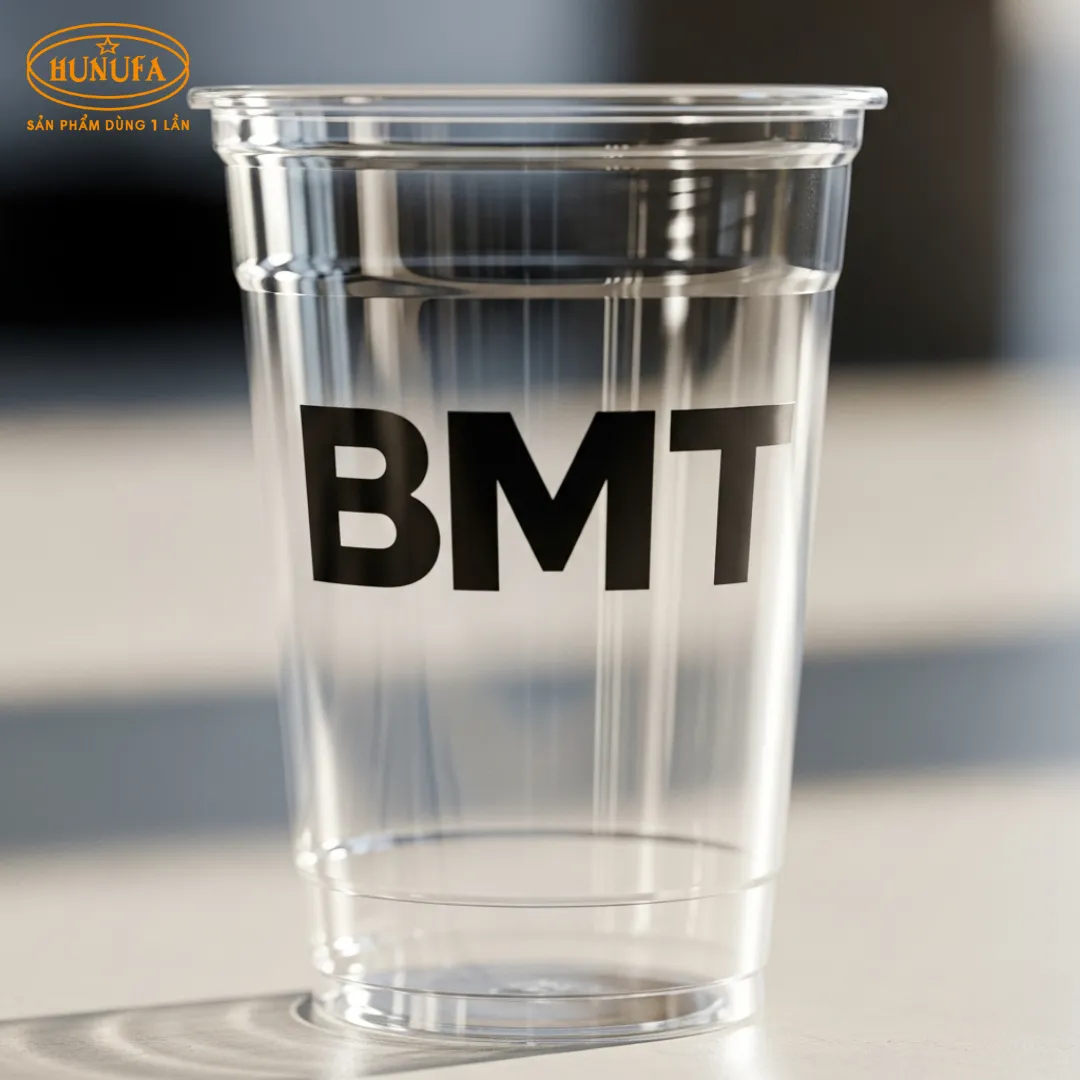 In logo ly nhựa BMT sắc nét, giúp quán cà phê và trà sữa quảng bá thương hiệu hiệu quả