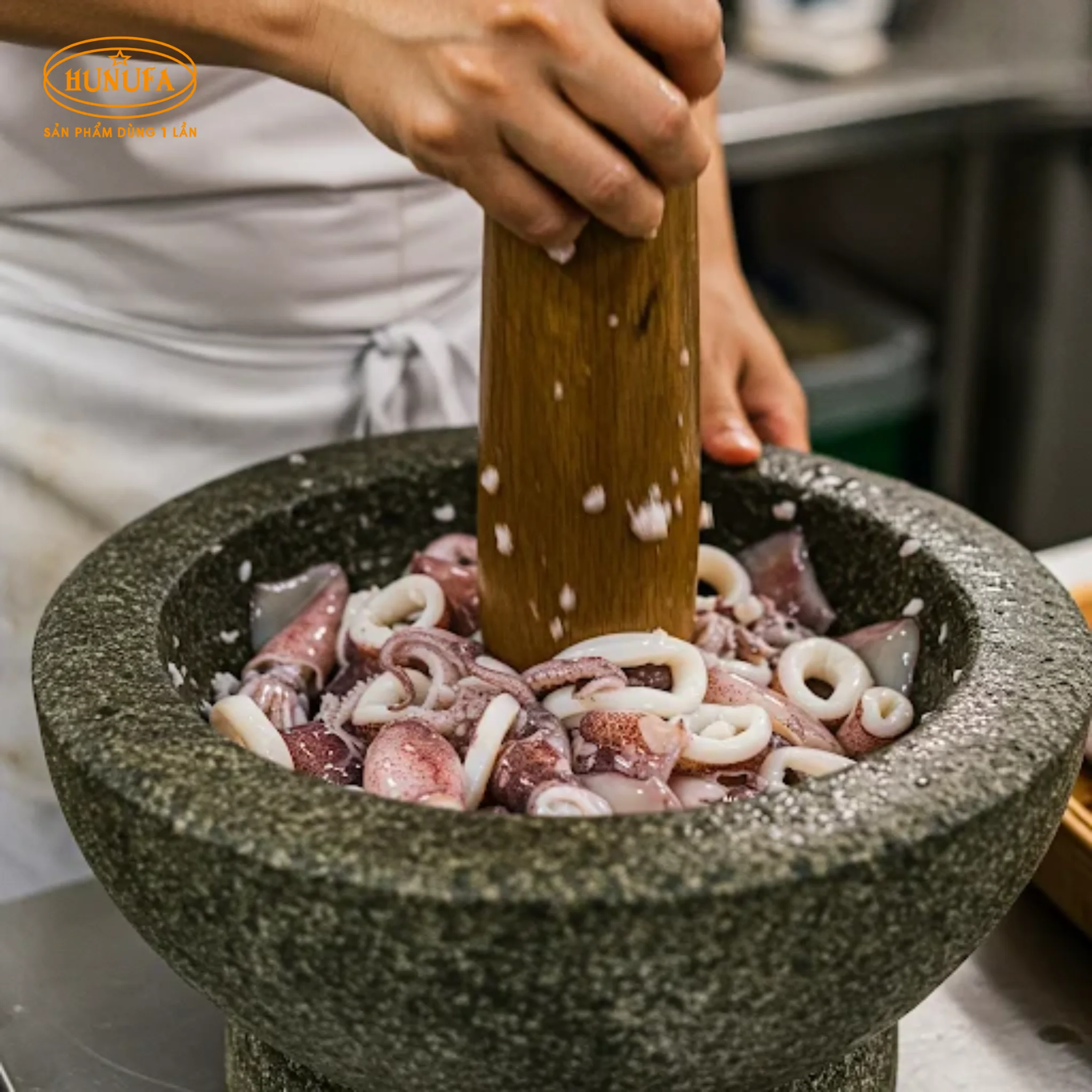 Cách làm chả mực với bột năng dai ngon, sần sật tại nhà