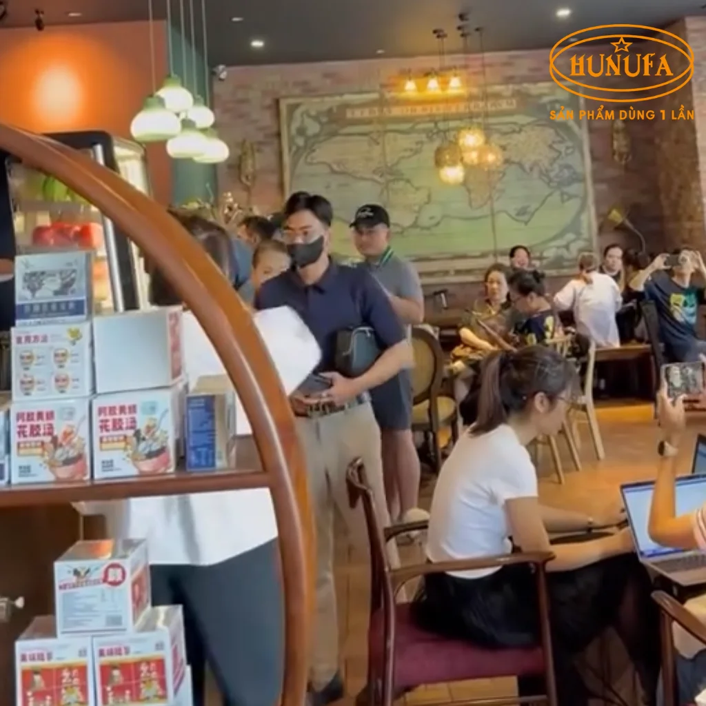 Quán cà phê "tổng tài" là gì? Địa chỉ ở đâu?