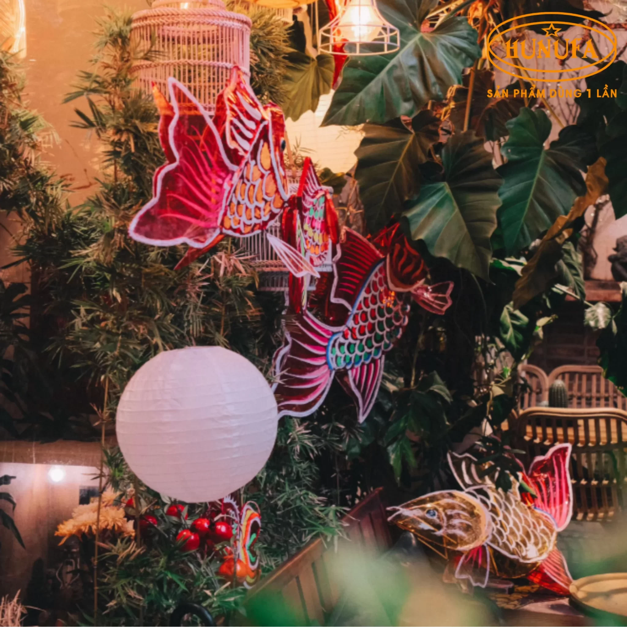 Top quán trà sữa trang trí Trung Thu