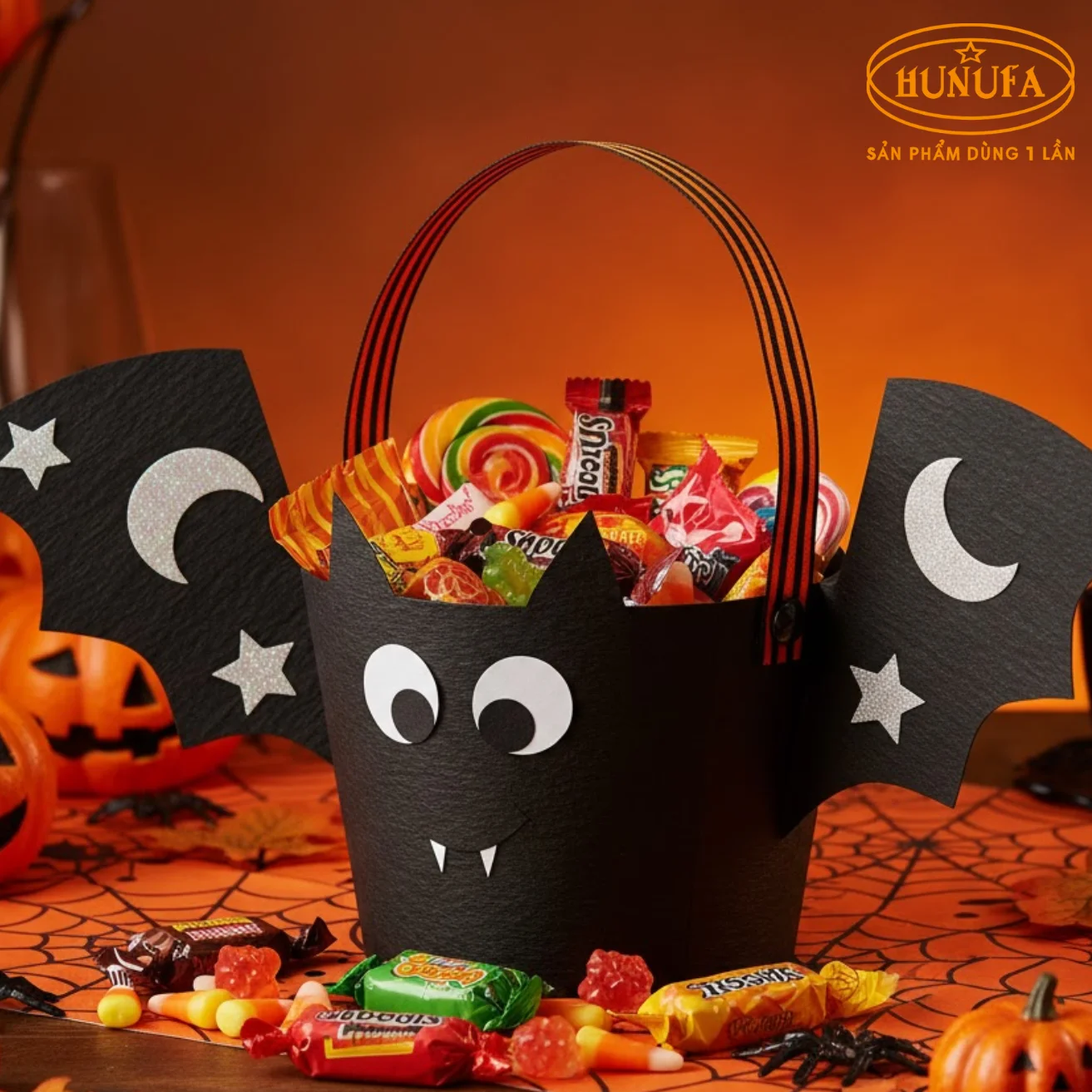 Cách làm giỏ đựng kẹo Halloween bằng giấy
