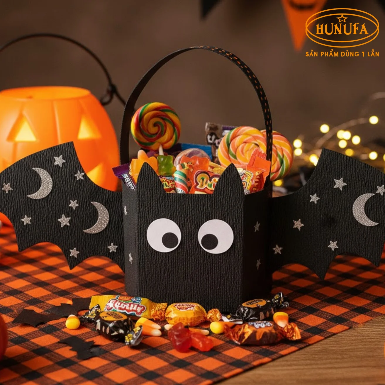 Cách làm giỏ đựng kẹo Halloween bằng giấy