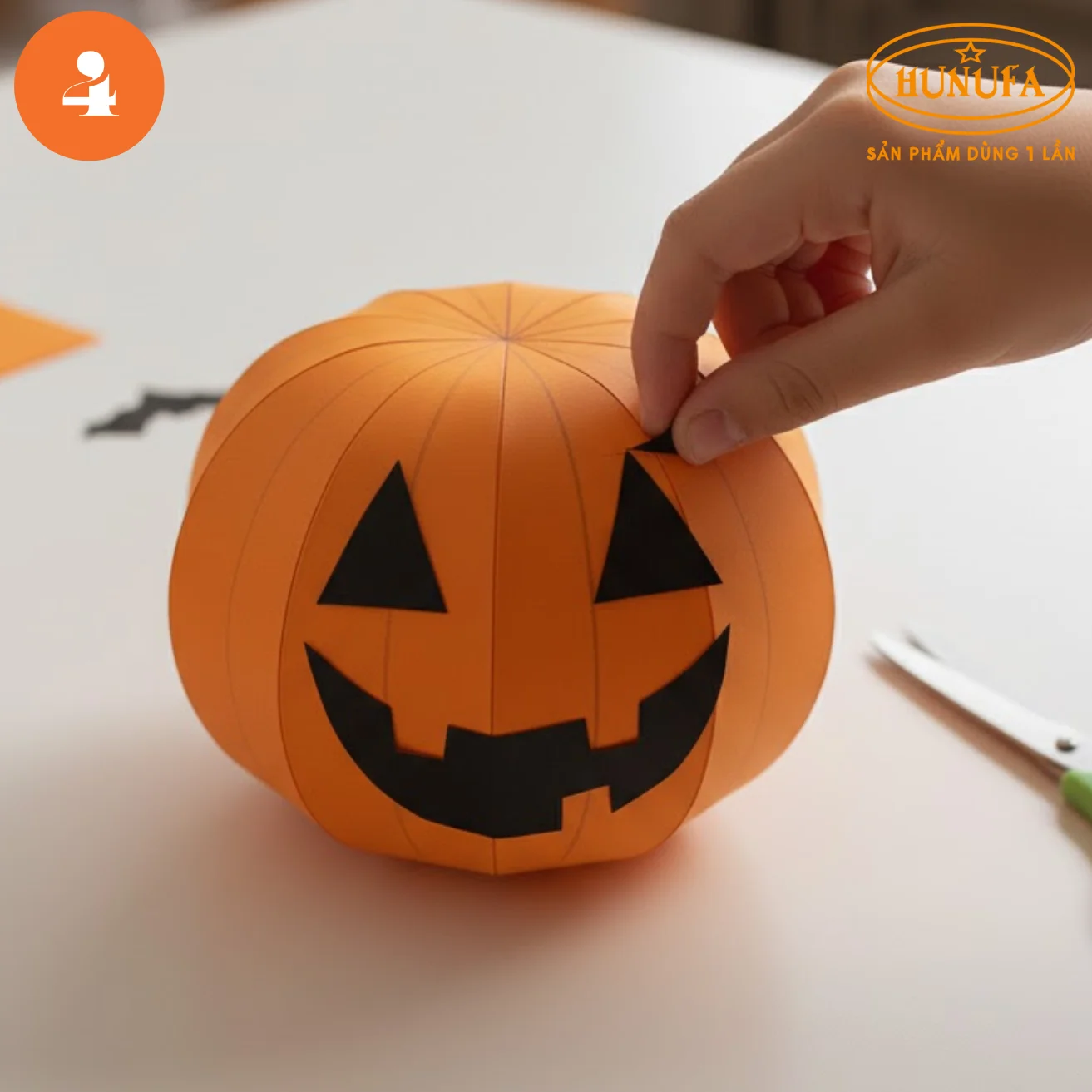 Cách làm giỏ đựng kẹo Halloween bằng giấy