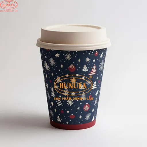 Ly đồ uống F&B sáng tạo mang không khí giáng sinh