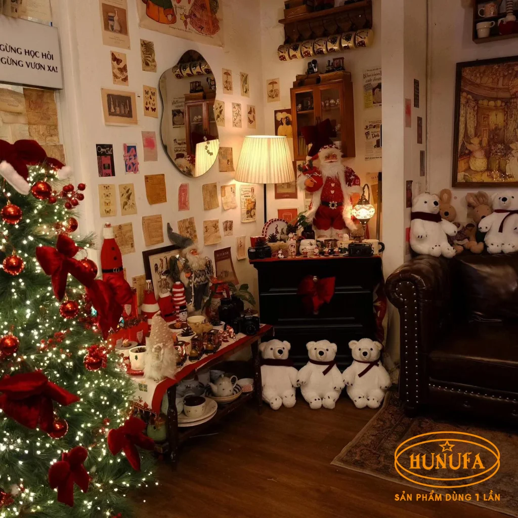 Top 15+ quán cafe trang trí Noel đẹp mới nhất ở Sài Gòn 2025