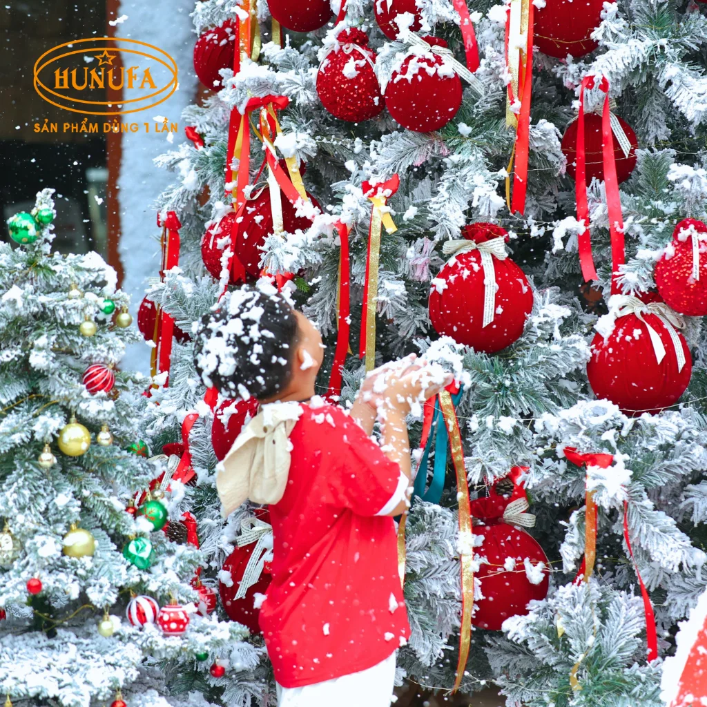 Top 15+ quán cafe trang trí Noel đẹp mới nhất ở Sài Gòn 2025