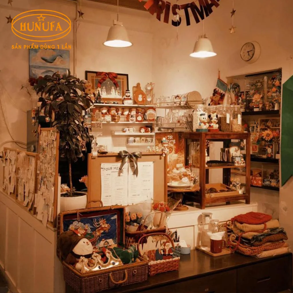 Top 15+ quán cafe trang trí Noel đẹp mới nhất ở Sài Gòn 2025