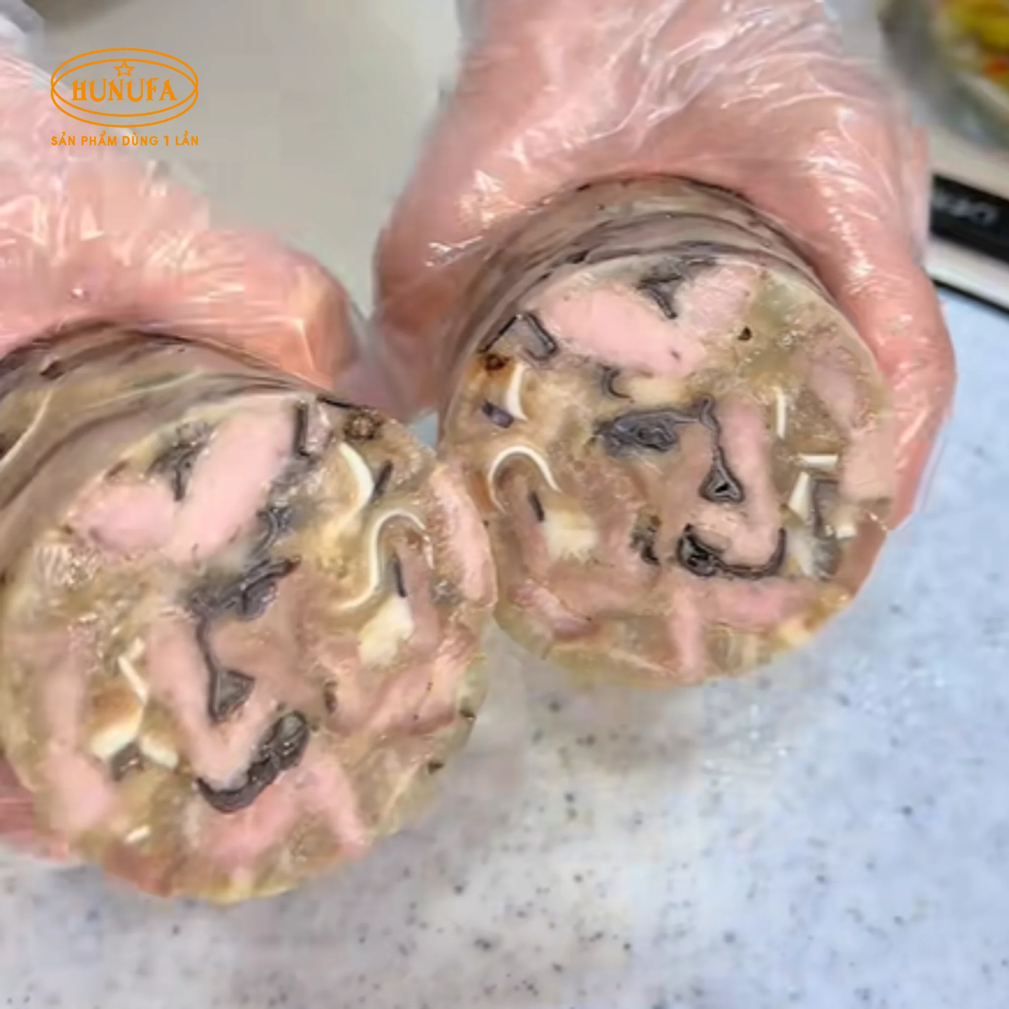 Cách làm giò xào bằng chai nhựa coca đón Tết cực đơn giản, dễ làm