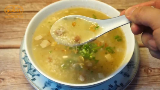 Cách nấu cháo bằng bánh chưng thơm ngon, đơn giản, không bị ngấy