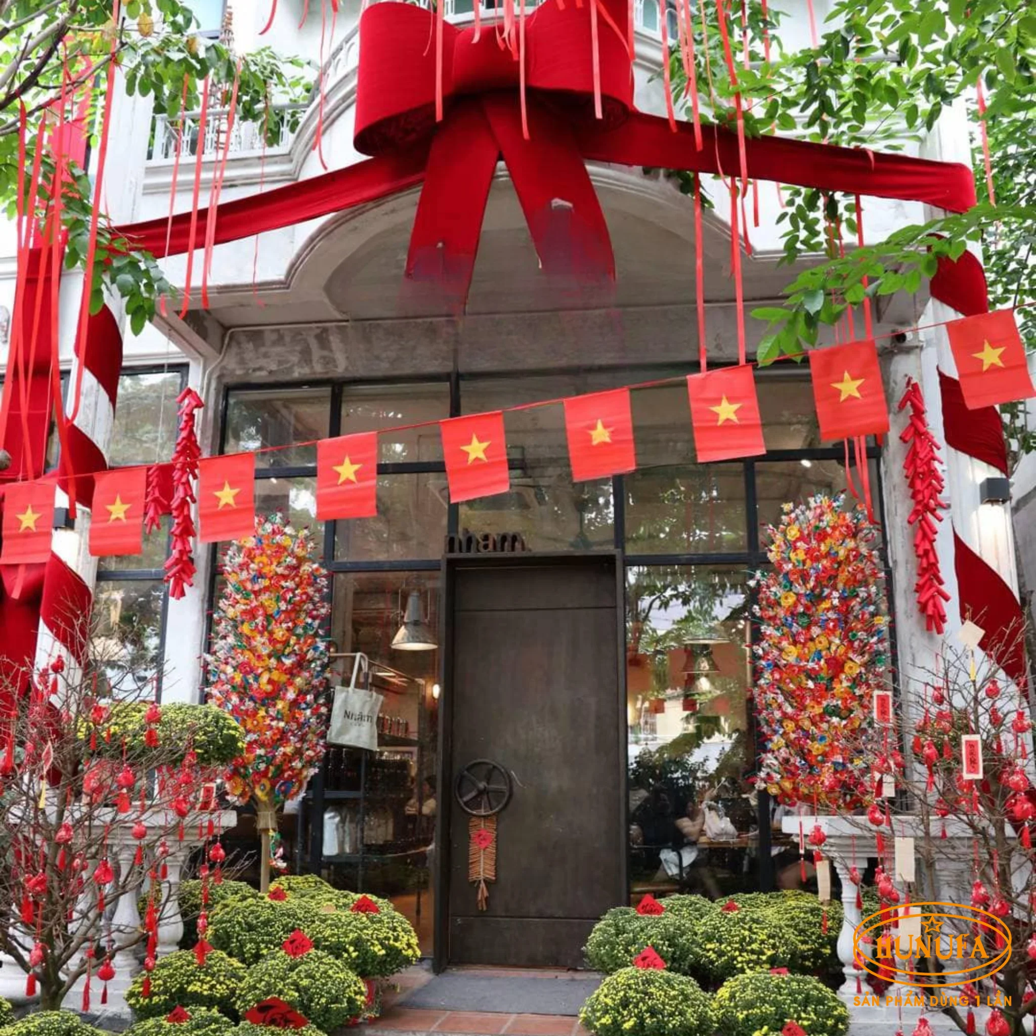 Nhâm Cafe - Địa điểm check-in chụp hình Tết hot nhất Sài Gòn