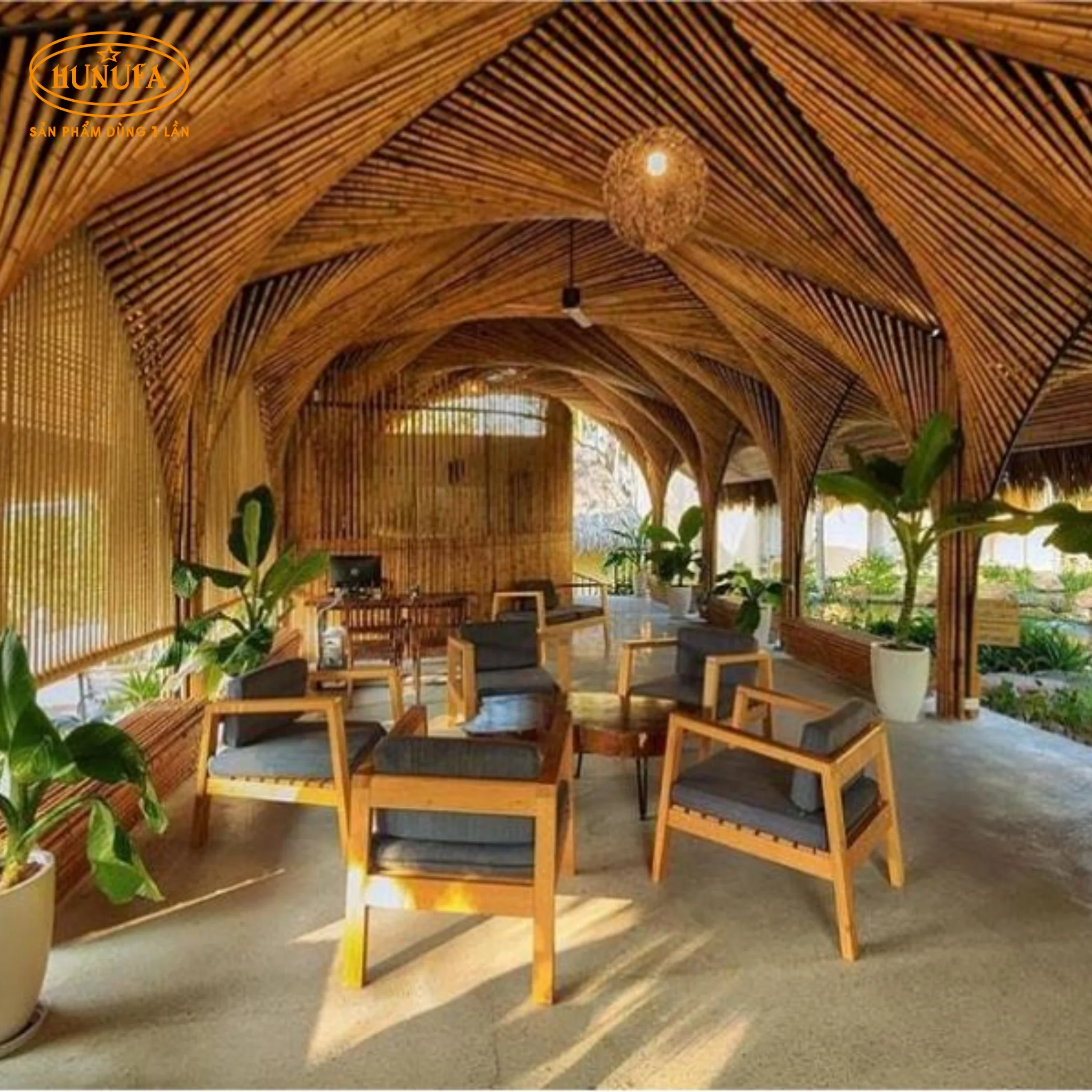 15+ Mẫu trang trí quán cafe bằng tre, trúc đẹp, tiết kiệm chi phí