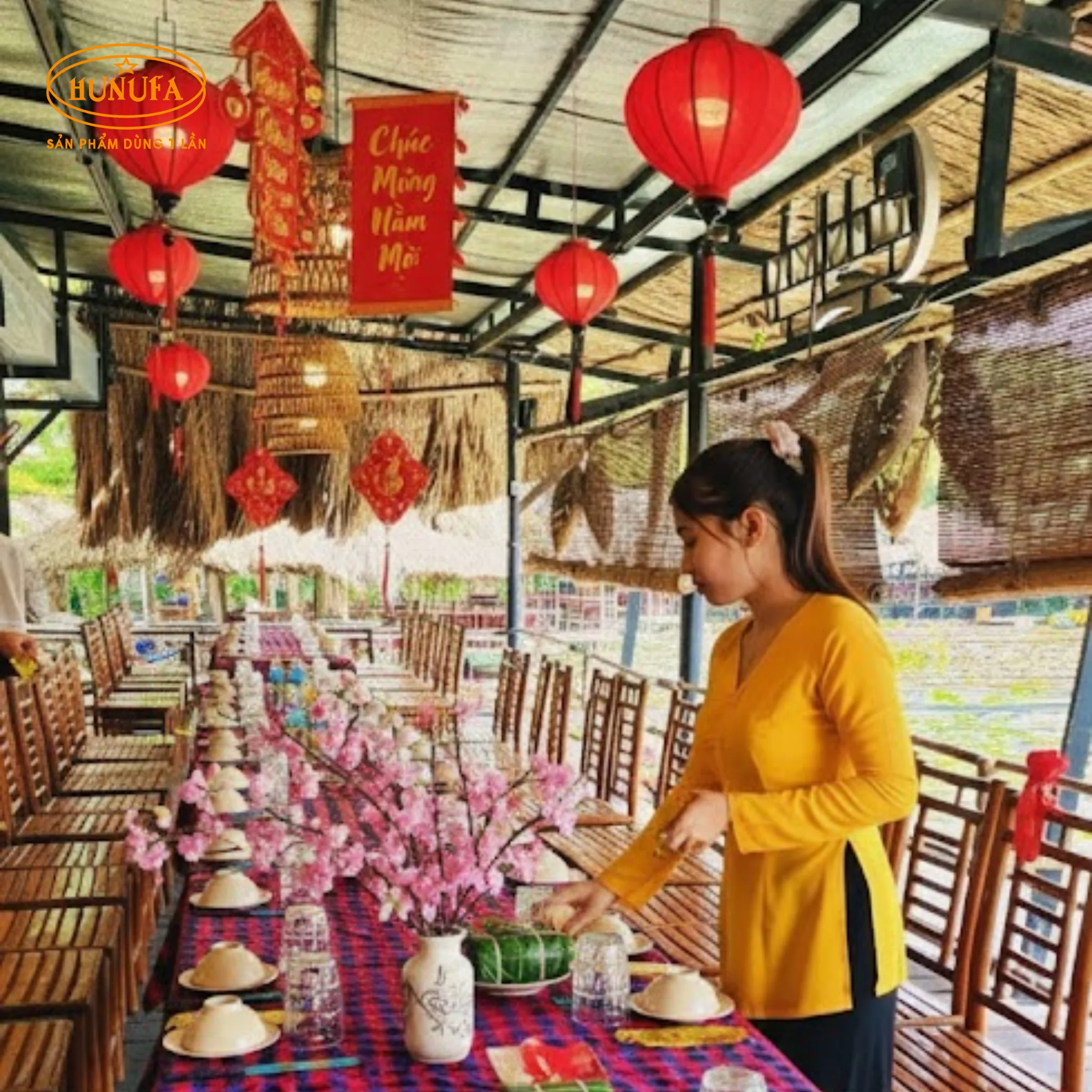 10+ Ý tưởng trang trí quán ăn ngày Tết Bính Ngọ đẹp, hút khách