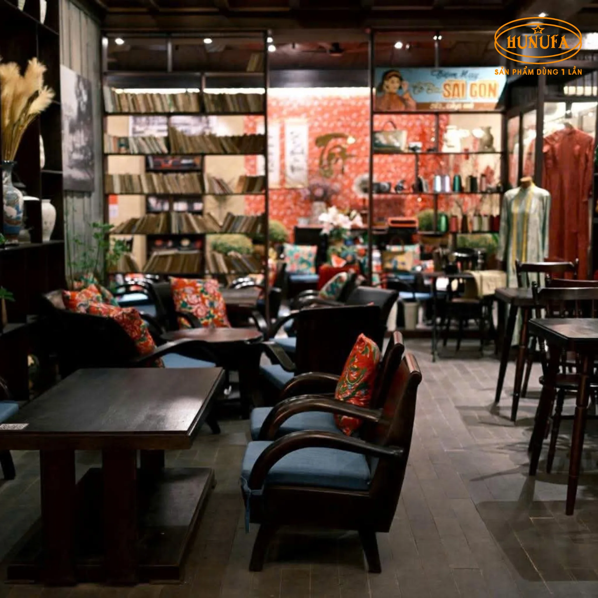 30+ Mẫu trang trí góc quán cafe đẹp, chụp ảnh check-in hút khách hiệu quả