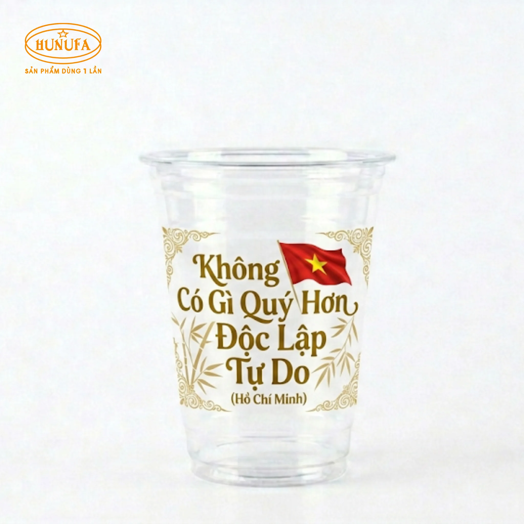 Ly nhựa 30/4 thiết kế ấn tượng, khuấy động không khí đại lễ